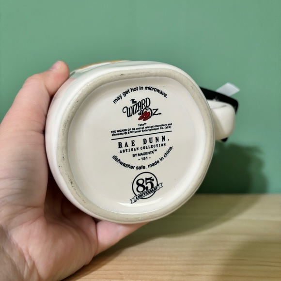 NWT Rae Dunn Wizard of Oz Toto Mug 85th Anniversary Wizard of Oz Collection - Picture 6 of 7